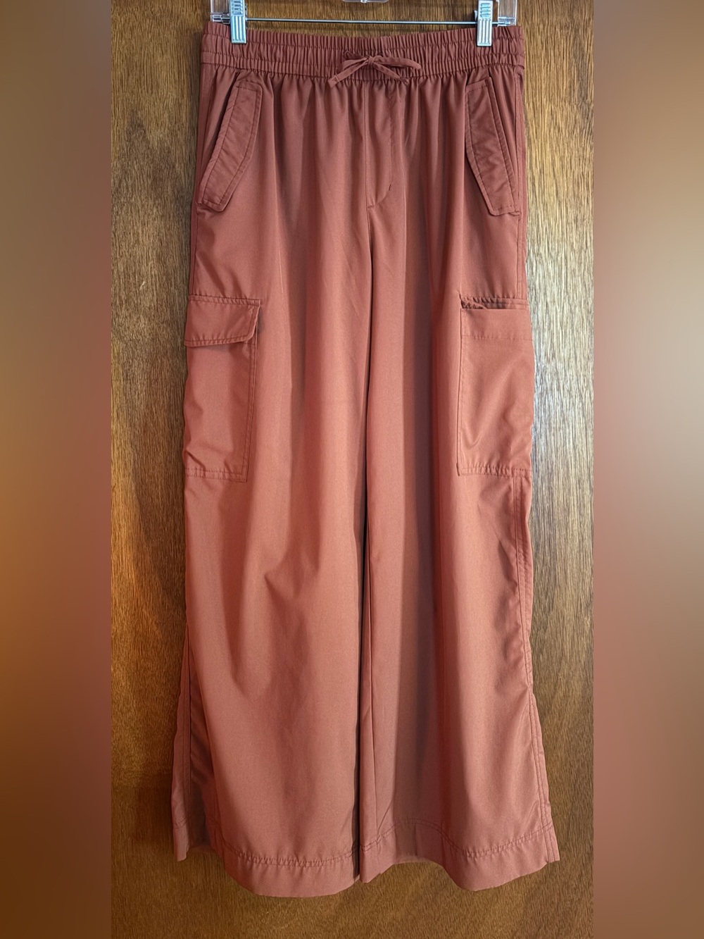 Old Navy Wide-Leg Cargo Pants in Terracotta Rust